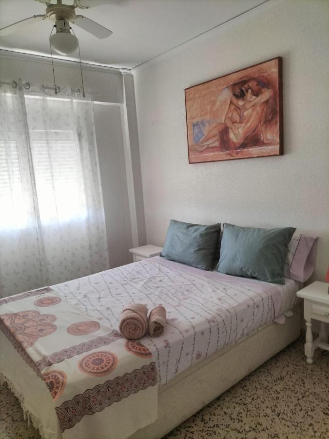 Primera Linea De Playa A 1km Del Puerto De Apartment *