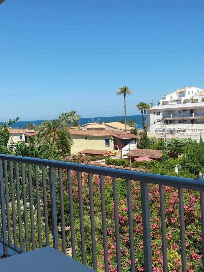 Primera Linea De Playa A 1km Del Puerto De