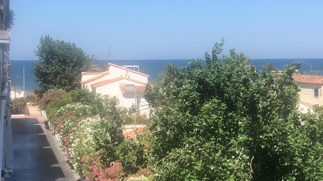 Primera Linea De Playa A 1km Del Puerto De Apartment *