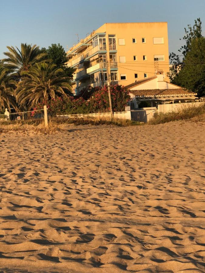 Apartment Primera Linea De Playa A 1km Del Puerto De