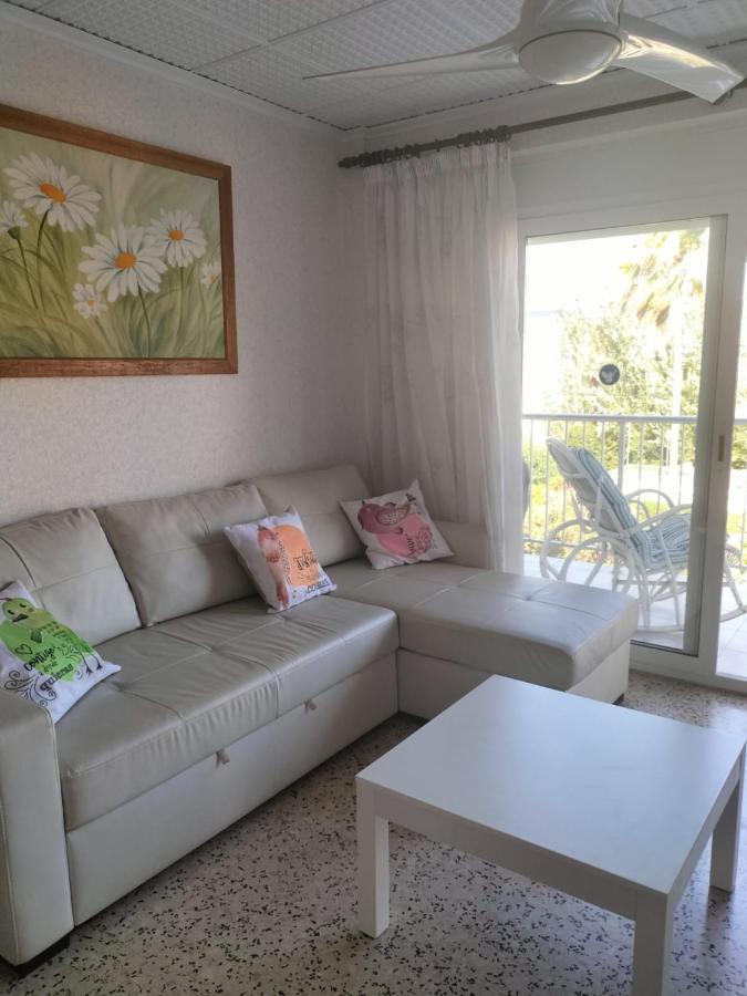 Primera Linea De Playa A 1km Del Puerto De Apartment *